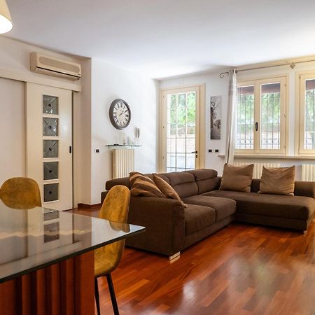 Casa Matilde Piano Terra 100Mq Con Parking E Piscina Apartman Ferrara Kültér fotó