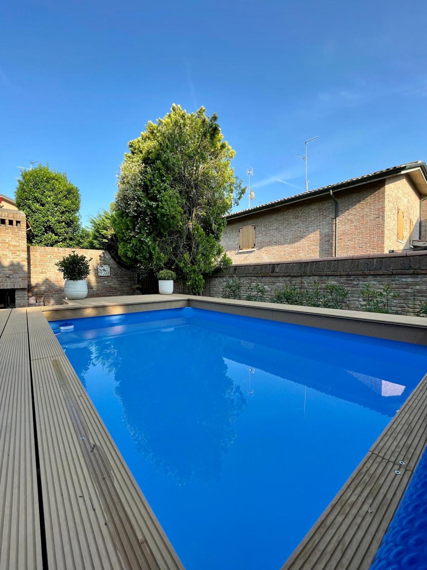Casa Matilde Piano Terra 100Mq Con Parking E Piscina Apartman Ferrara Kültér fotó